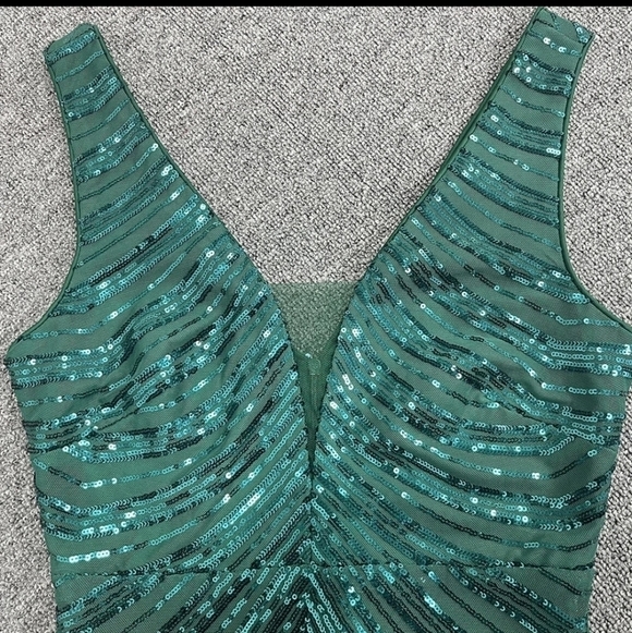 Green,  Chevron,  Sleeveless, Backless, V Neck, Sequined and Mesh Mermaid Gown - Picture 11 of 16